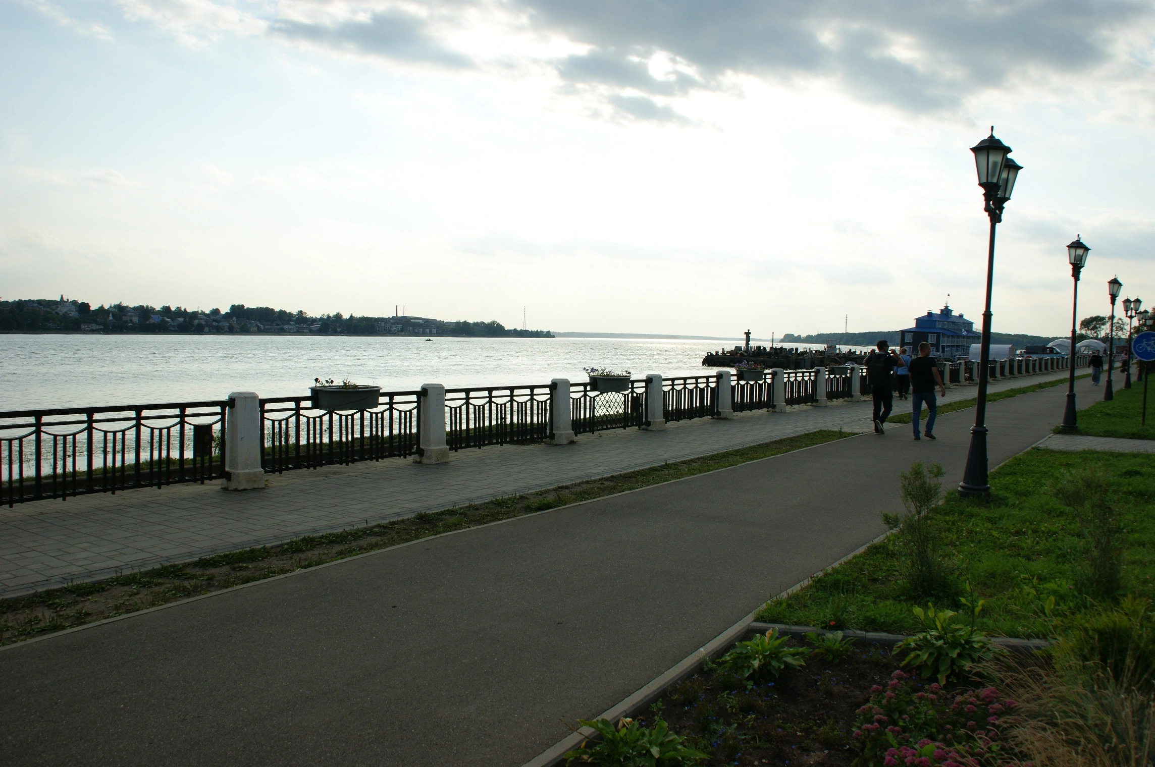 1786372653_f949ced782.webp